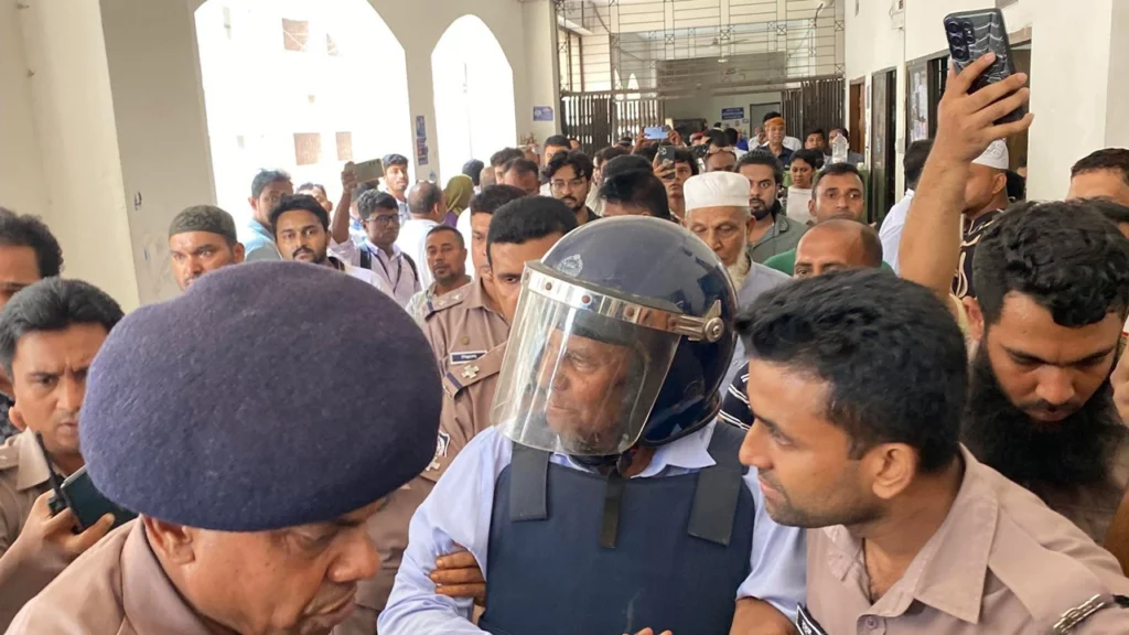 সাবেক এমপি আক্তারুজ্জামানকে ৩ দিনের রিমান্ডে পাঠাল আদালত
