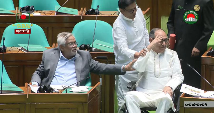 প্রায় সাড়ে ৫ মাস পর সংসদে নিজ অফিসে মির্জা আব্বাস